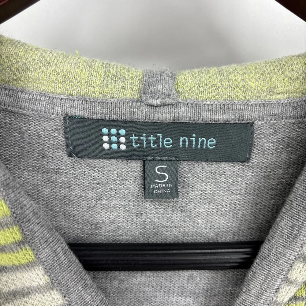 Title Nine Gray Abstract Sleeve Merino Wool Zip Hoodie Sweater Dress Size S FLAW